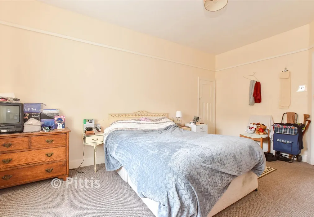 Bedroom 1 - Tennyson Road, Freshwater, Isle of Wight - Wards of Kent