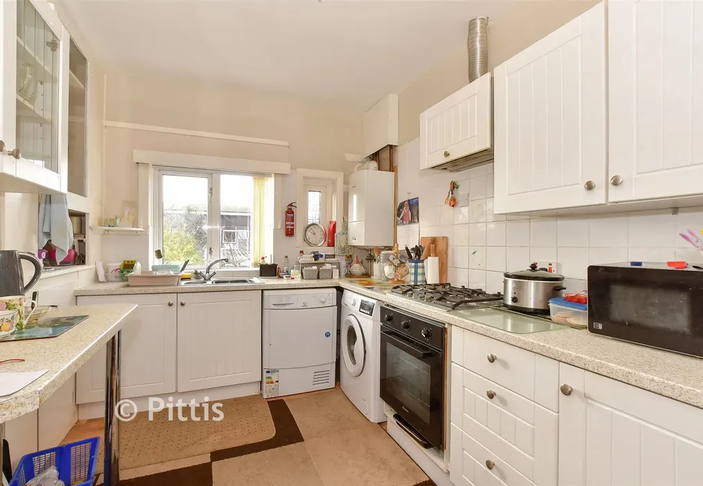 Kitchen - Tennyson Road, Freshwater, Isle of Wight - Wards of Kent
