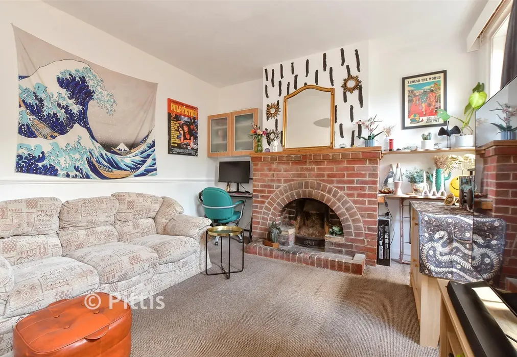 Lounge - Tennyson Road, Freshwater, Isle of Wight - Wards of Kent