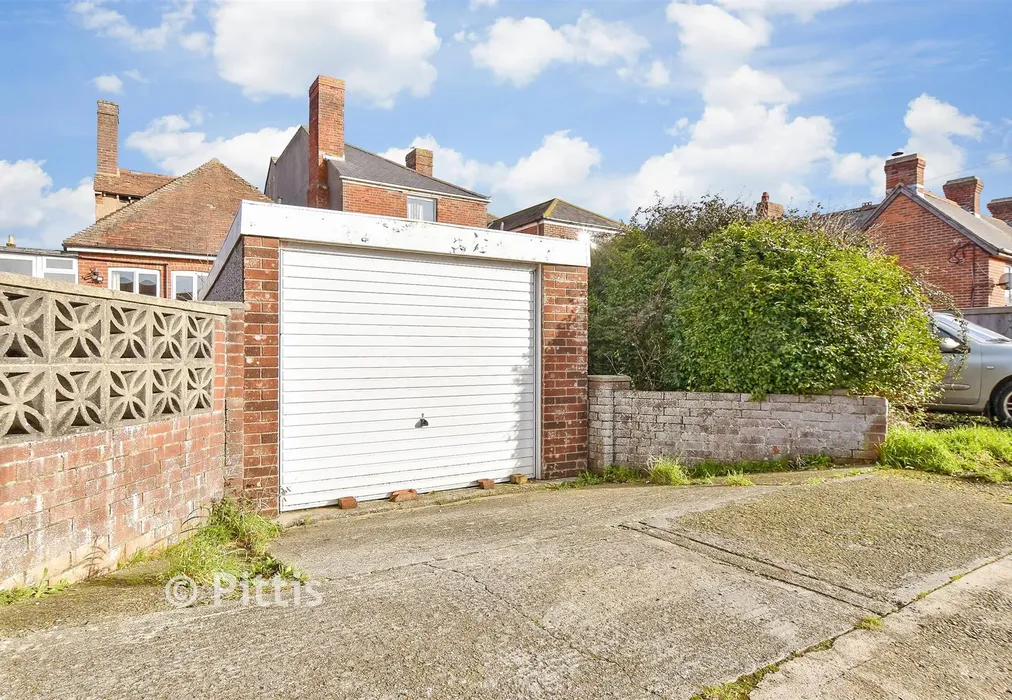 Driveway/Parking - Tennyson Road, Freshwater, Isle of Wight - Wards of Kent