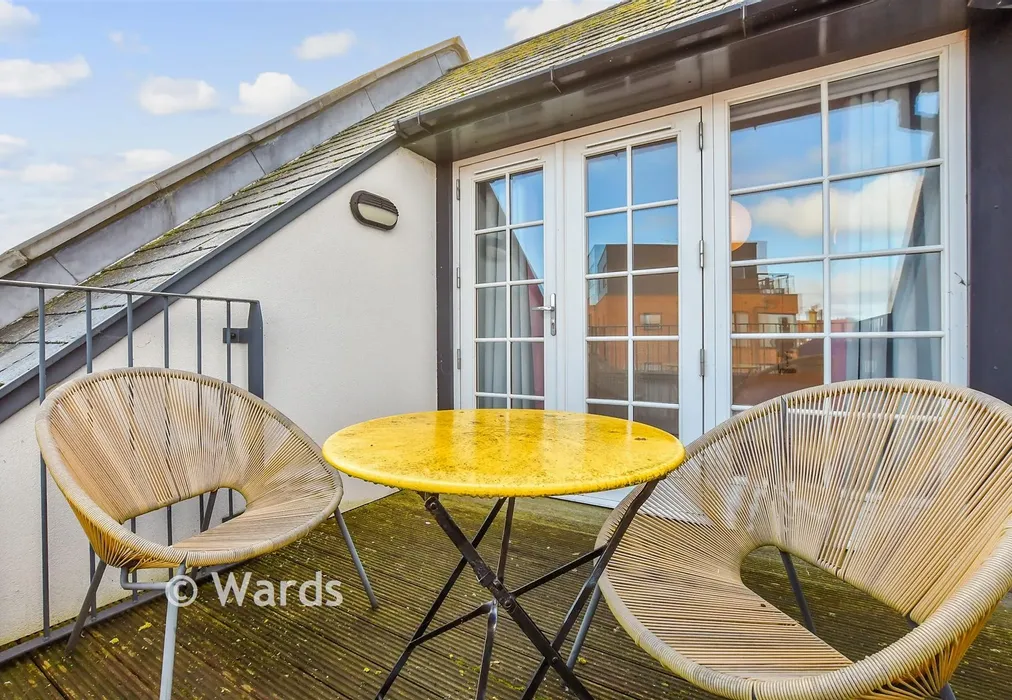 Balcony / Terrace - Clarence Road, Herne Bay, Kent - Wards of Kent