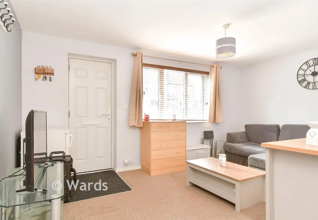 Lounge - Rookery Crescent, Cliffe, Rochester, Kent - Wards of Kent