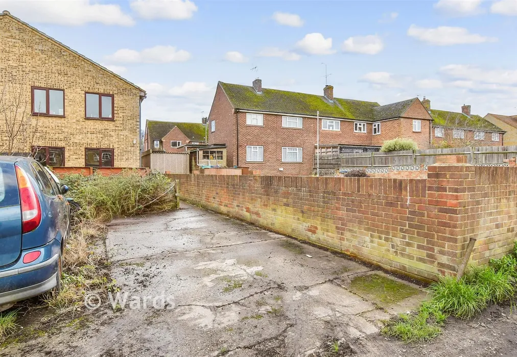 Driveway/Parking - Rookery Crescent, Cliffe, Rochester, Kent - Wards of Kent
