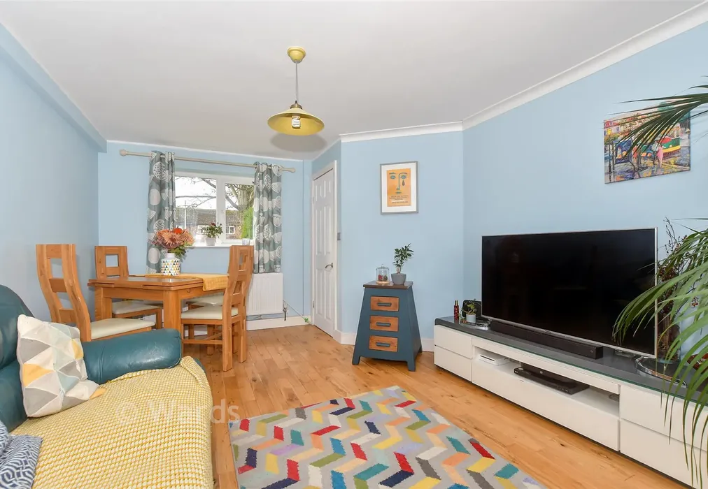 Lounge - North Pends, Kennington, Ashford, Kent - Wards of Kent