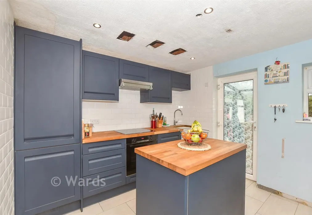 Kitchen - North Pends, Kennington, Ashford, Kent - Wards of Kent