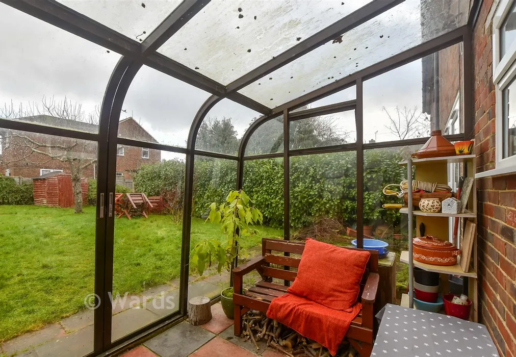 Lean-To - North Pends, Kennington, Ashford, Kent - Wards of Kent