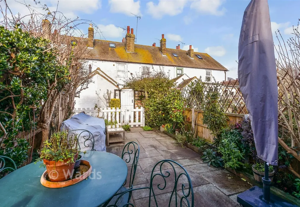 External Lifestyle Photograph - Waterloo Road, Whitstable, Kent - Wards of Kent