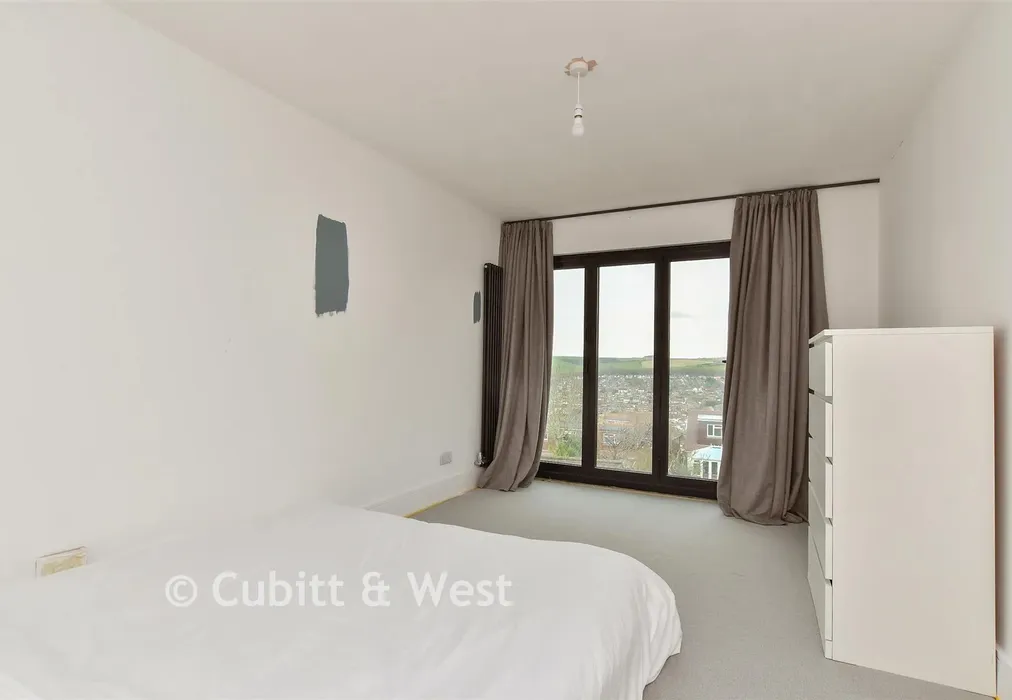Bedroom 1 - Woodbourne Avenue, Patcham, Brighton, East Sussex - Wards of Kent