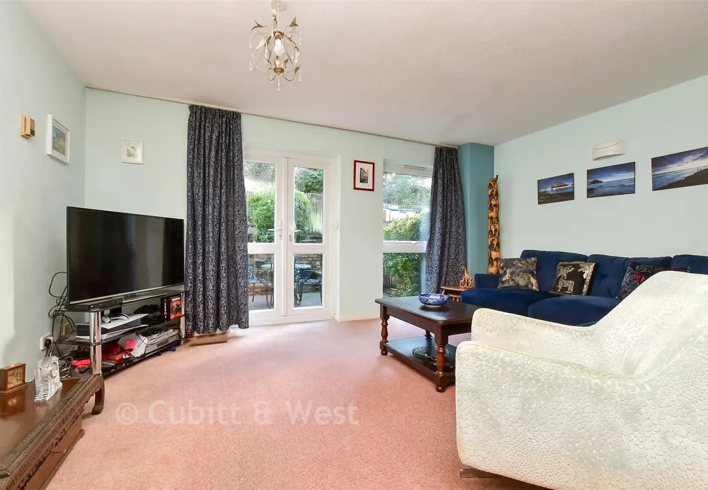 Lounge - Linton Glade, Croydon, Surrey - Wards of Kent