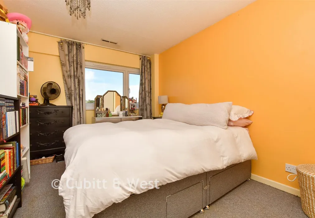 Bedroom 2 - Linton Glade, Croydon, Surrey - Wards of Kent
