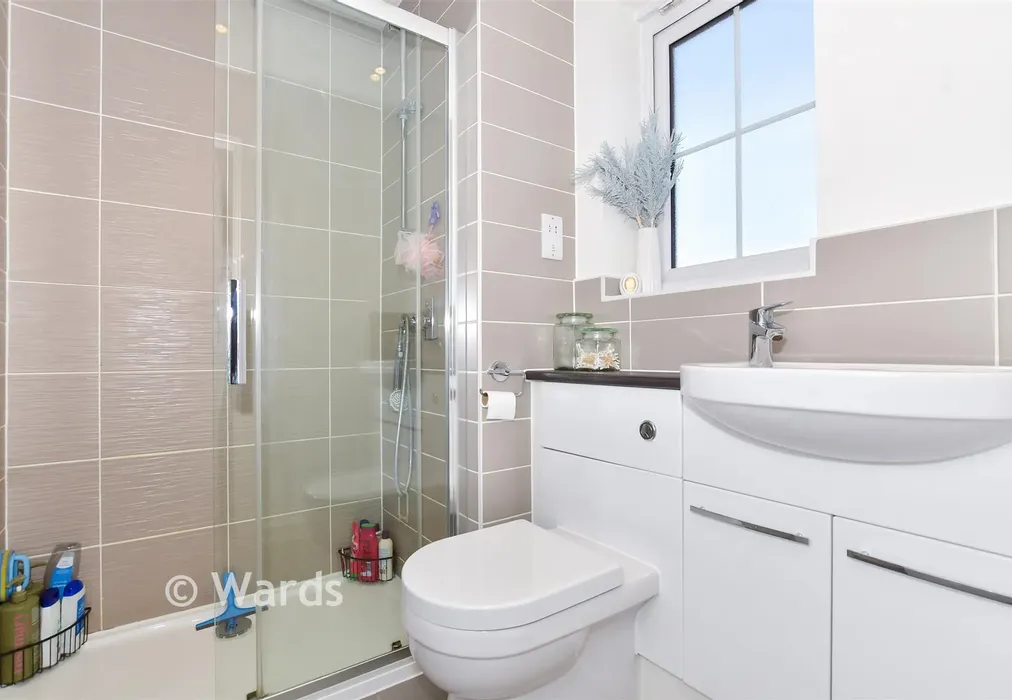 En-Suite Shower Room - Chapelfield Way, Allington, Maidstone, Kent - Wards of Kent