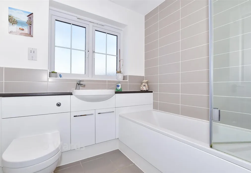 Bathroom - Chapelfield Way, Allington, Maidstone, Kent - Wards of Kent