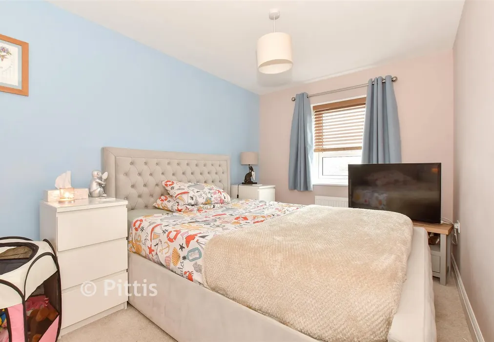 Bedroom 1 - Hollyhock Crescent, Newport, Isle of Wight - Wards of Kent