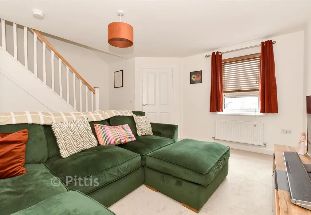Lounge - Hollyhock Crescent, Newport, Isle of Wight - Wards of Kent