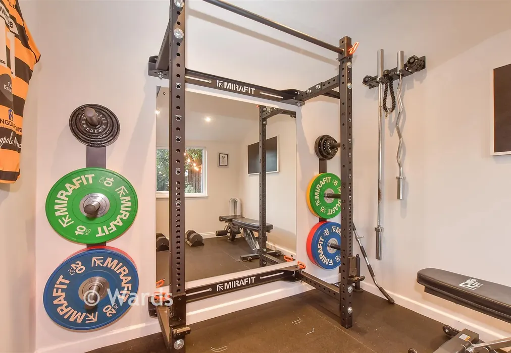 Gym/Storage - Christchurch Road, Ashford, Kent - Wards of Kent