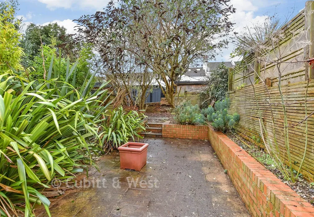 Rear Garden - Cleveland Road, Brighton, East Sussex - Wards of Kent