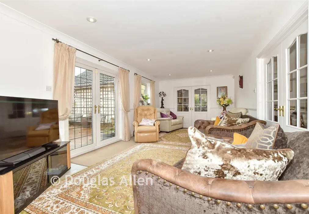 Lounge - Nursery Road, Nazeing, Essex - Wards of Kent