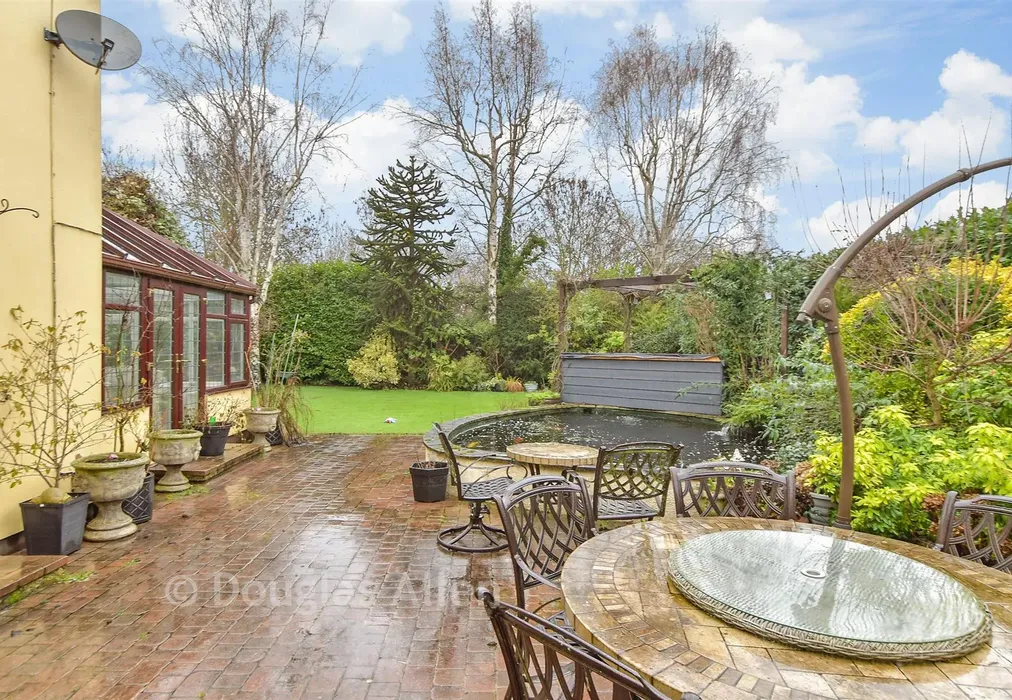 Patio / Decking - Nursery Road, Nazeing, Essex - Wards of Kent
