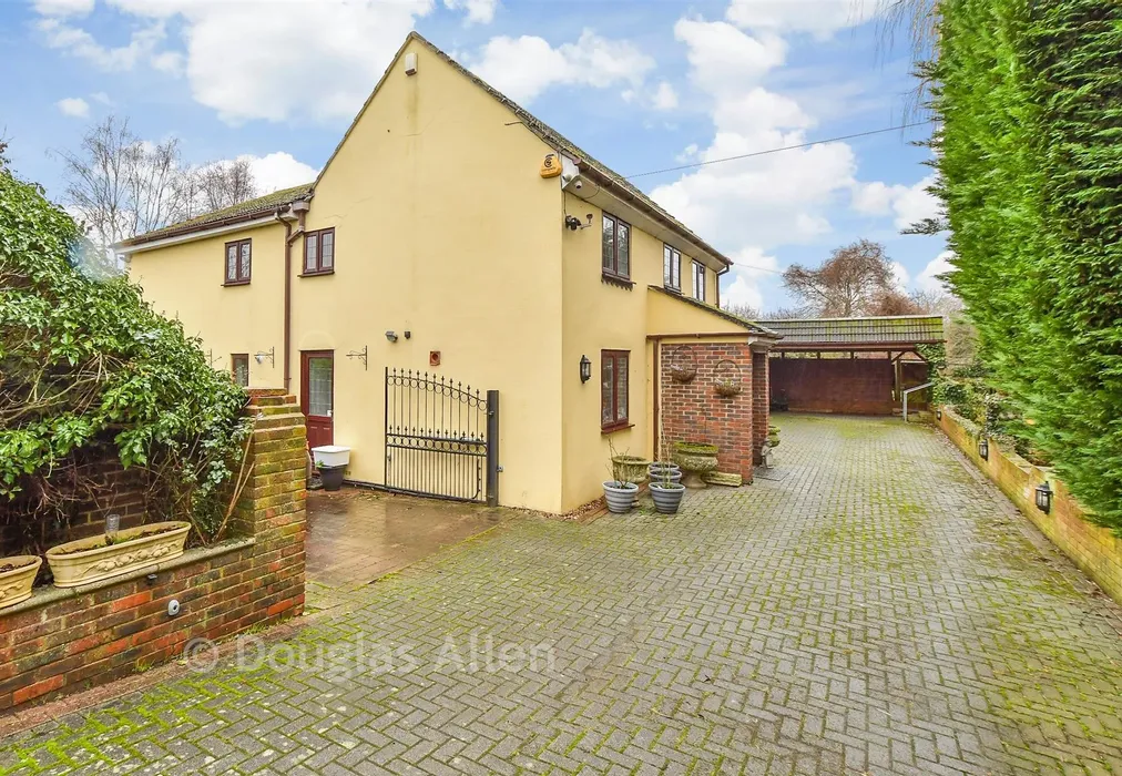 Driveway/Parking - Nursery Road, Nazeing, Essex - Wards of Kent
