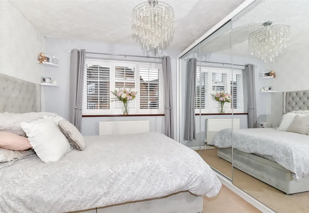 Bedroom 2 - Pennine Way, Downswood, Maidstone, Kent - Wards of Kent