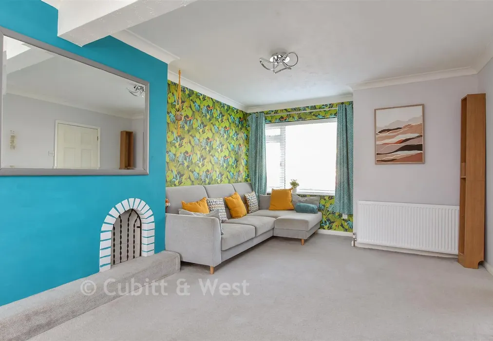 Lounge - The Broadway, Lancing, West Sussex - Wards of Kent