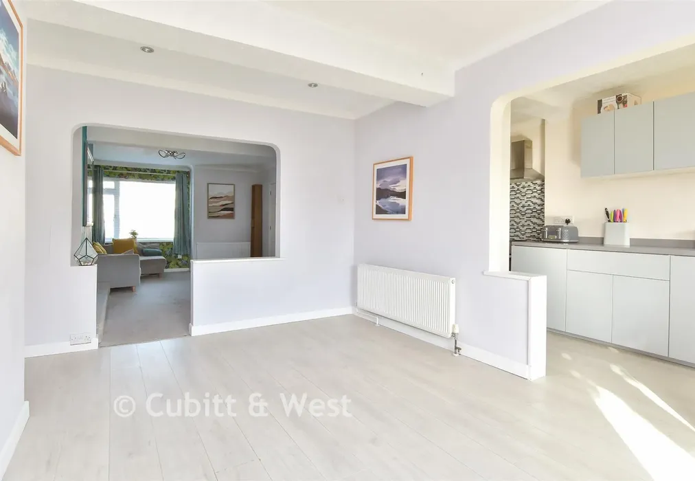 Dining Area - The Broadway, Lancing, West Sussex - Wards of Kent