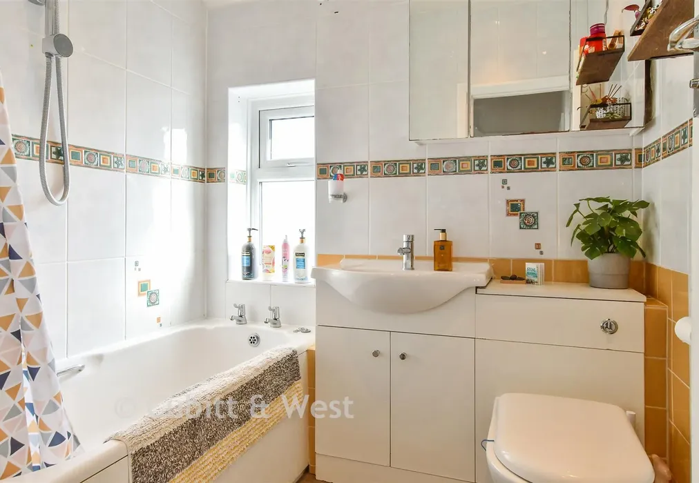 Bathroom - The Broadway, Lancing, West Sussex - Wards of Kent