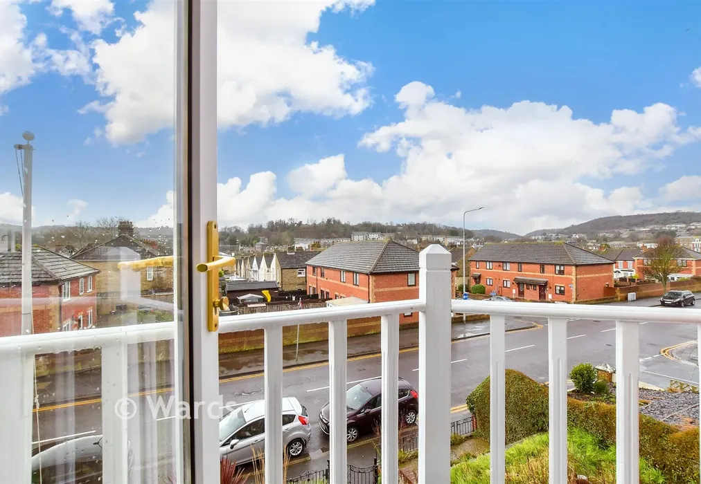 Balcony / Terrace - Barton Road, Dover, Kent - Wards of Kent