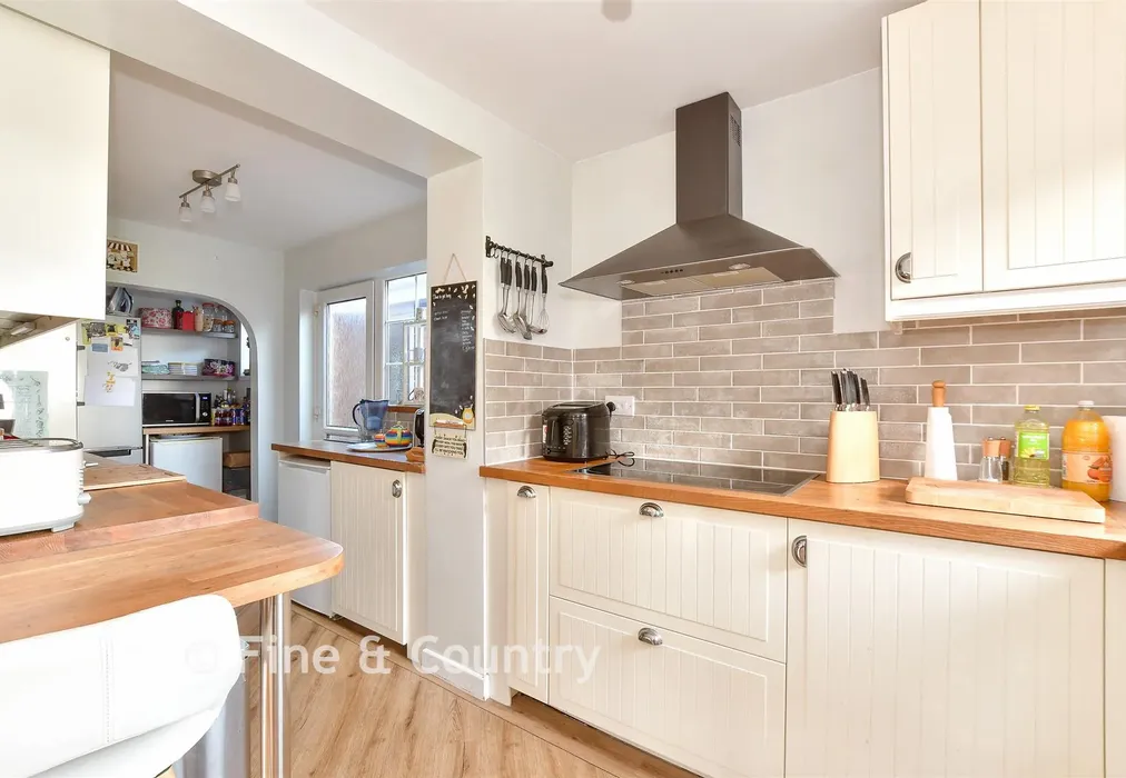Kitchen - Emmett Hill, Chale Green, Ventnor, Isle of Wight - Wards of Kent