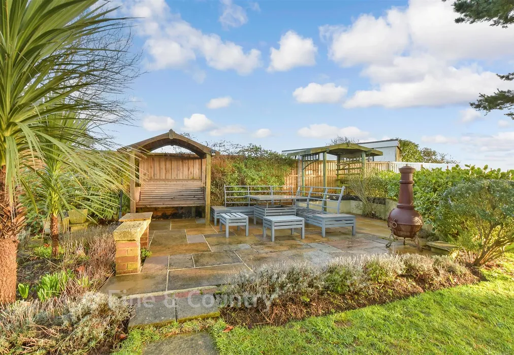 Patio / Decking - Emmett Hill, Chale Green, Ventnor, Isle of Wight - Wards of Kent