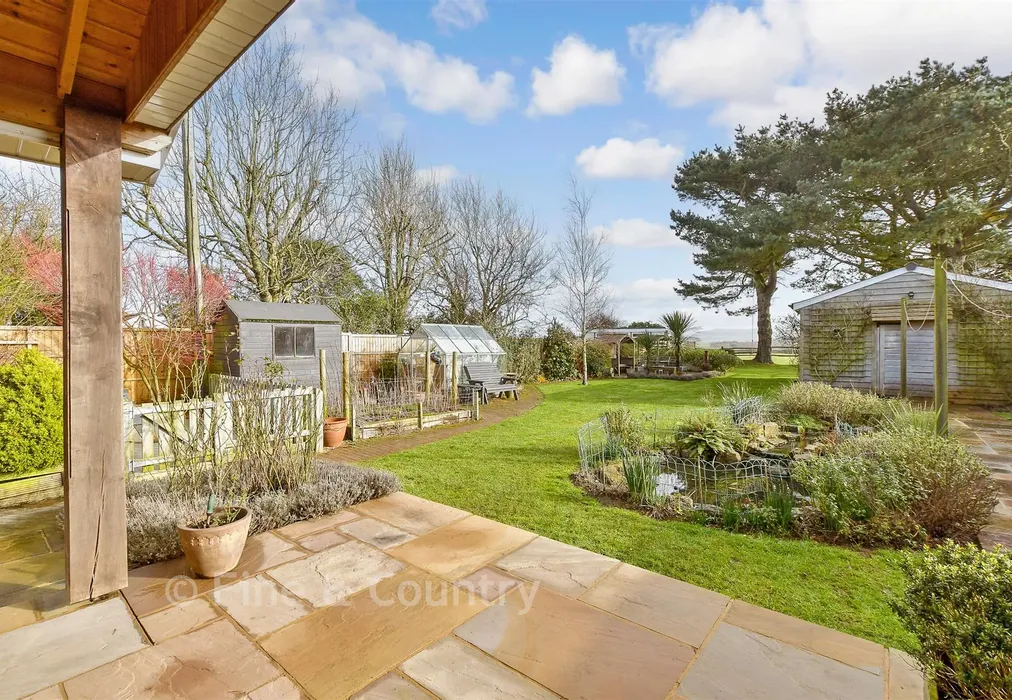 Rear Garden - Emmett Hill, Chale Green, Ventnor, Isle of Wight - Wards of Kent