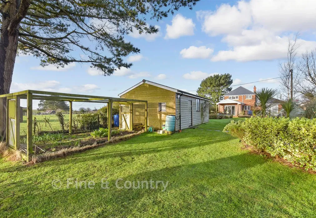 Rear Garden - Emmett Hill, Chale Green, Ventnor, Isle of Wight - Wards of Kent