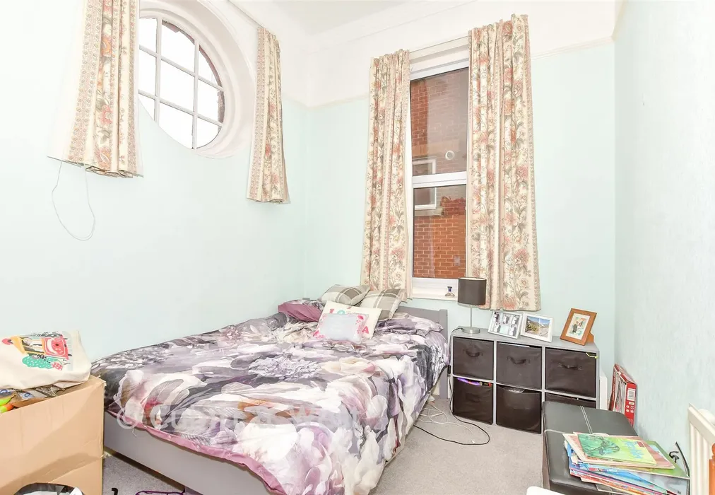 Bedroom 4 - Festing Road, Southsea, Hampshire - Wards of Kent