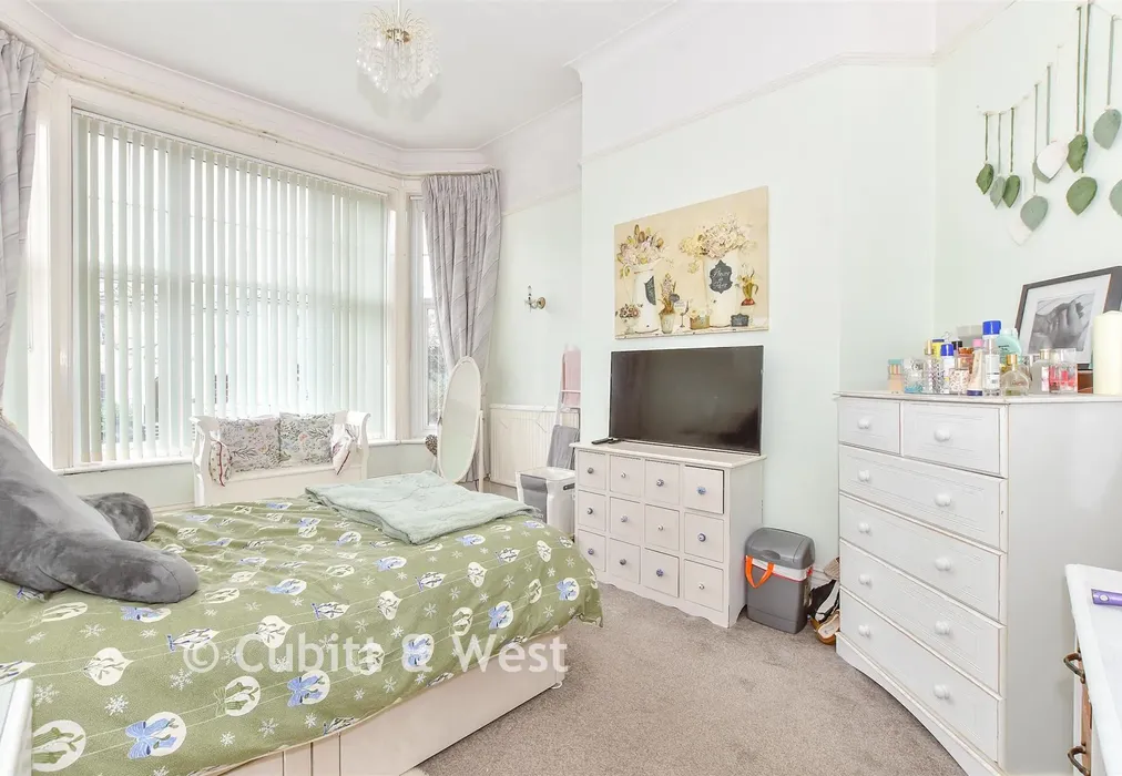 Bedroom 2 - Festing Road, Southsea, Hampshire - Wards of Kent