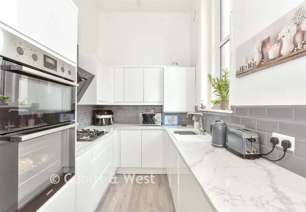 Kitchen - Festing Road, Southsea, Hampshire - Wards of Kent