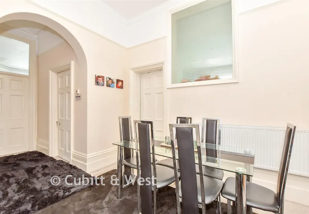 Internal Lifestyle Photograph - Festing Road, Southsea, Hampshire - Wards of Kent