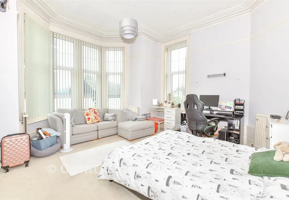 Bedroom 1 - Festing Road, Southsea, Hampshire - Wards of Kent