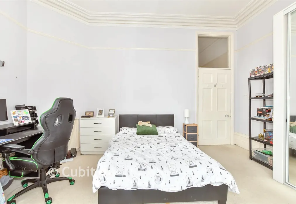 Bedroom 1 - Festing Road, Southsea, Hampshire - Wards of Kent