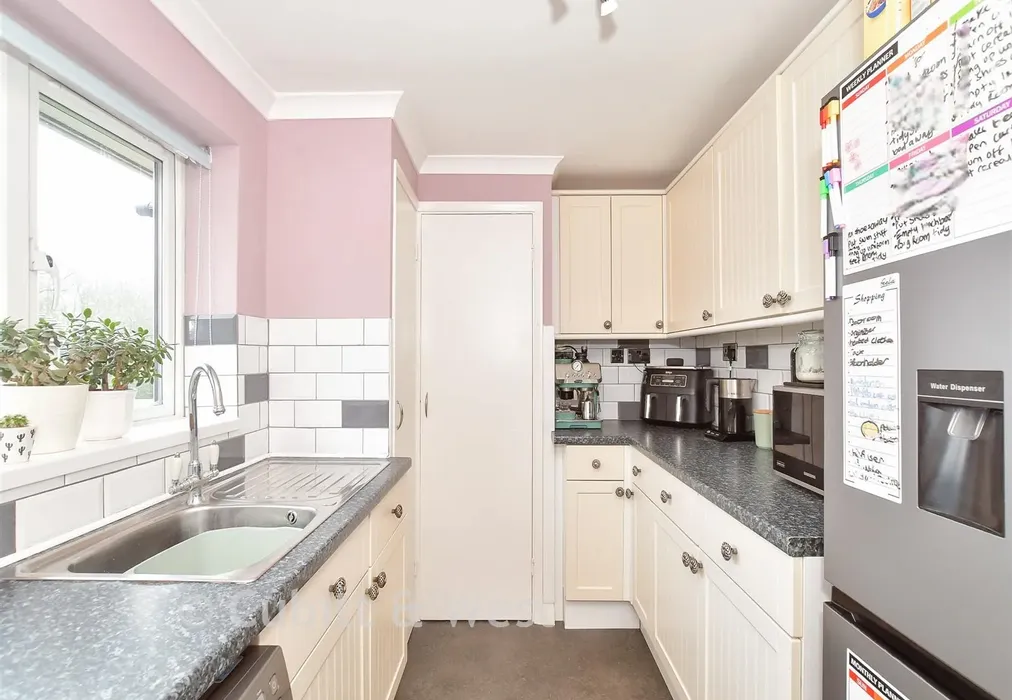 Kitchen NEW - Herington Road, Arundel, West Sussex - Wards of Kent