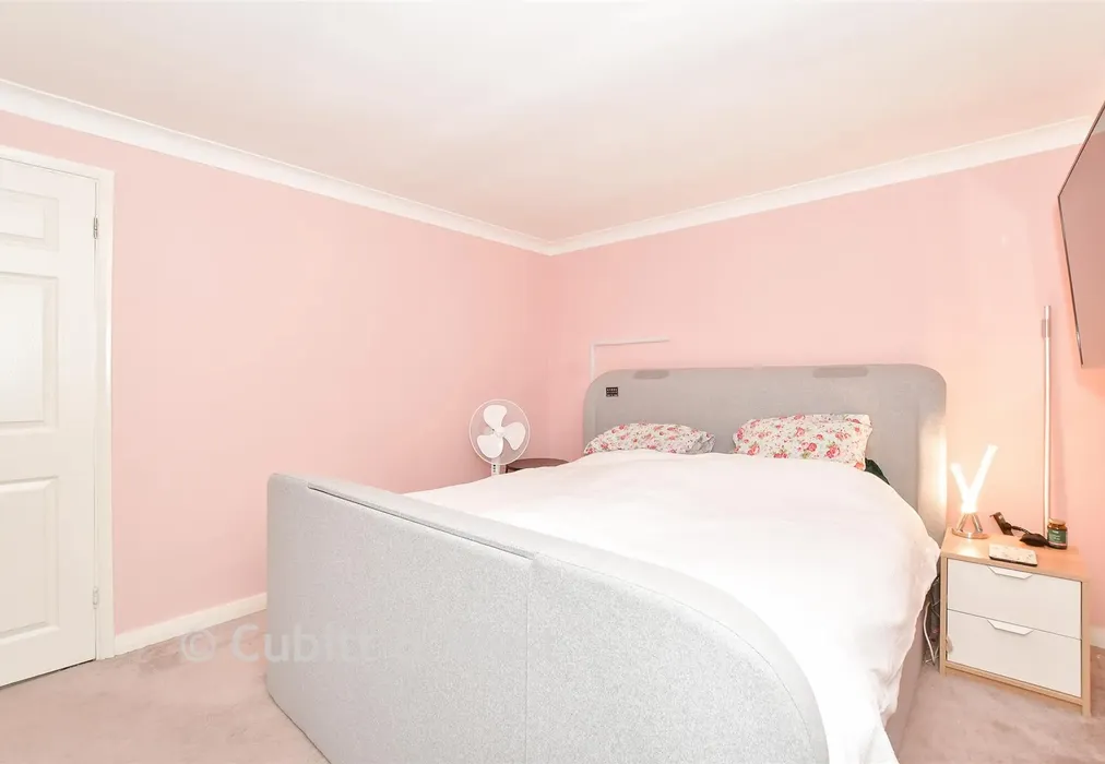 Bedroom 1 - Herington Road, Arundel, West Sussex - Wards of Kent