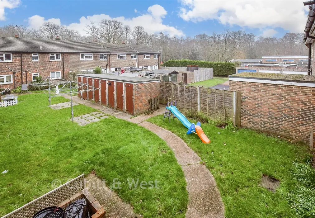 Communal Gardens - Herington Road, Arundel, West Sussex - Wards of Kent