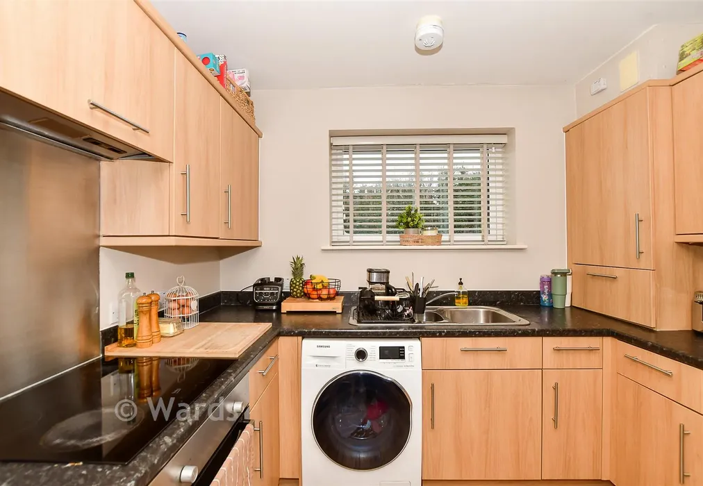 Kitchen - Medway Road, Tunbridge Wells, Kent - Wards of Kent