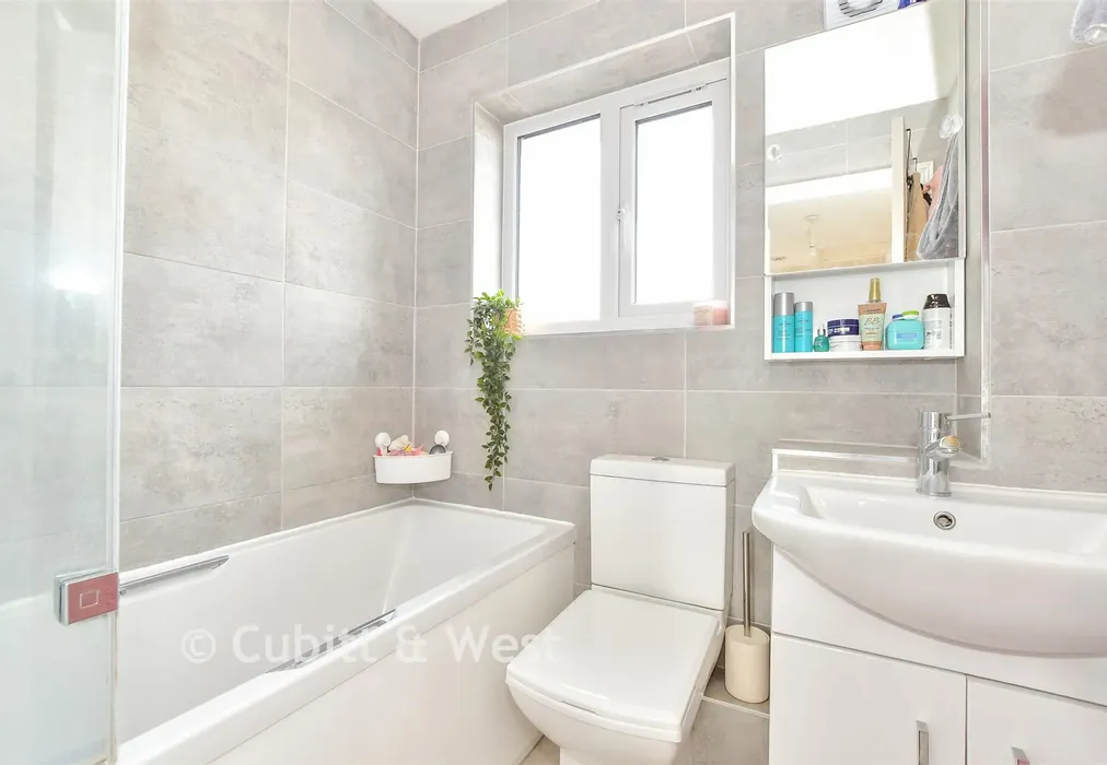 Bathroom - Camelia Close, Havant, Hampshire - Wards of Kent