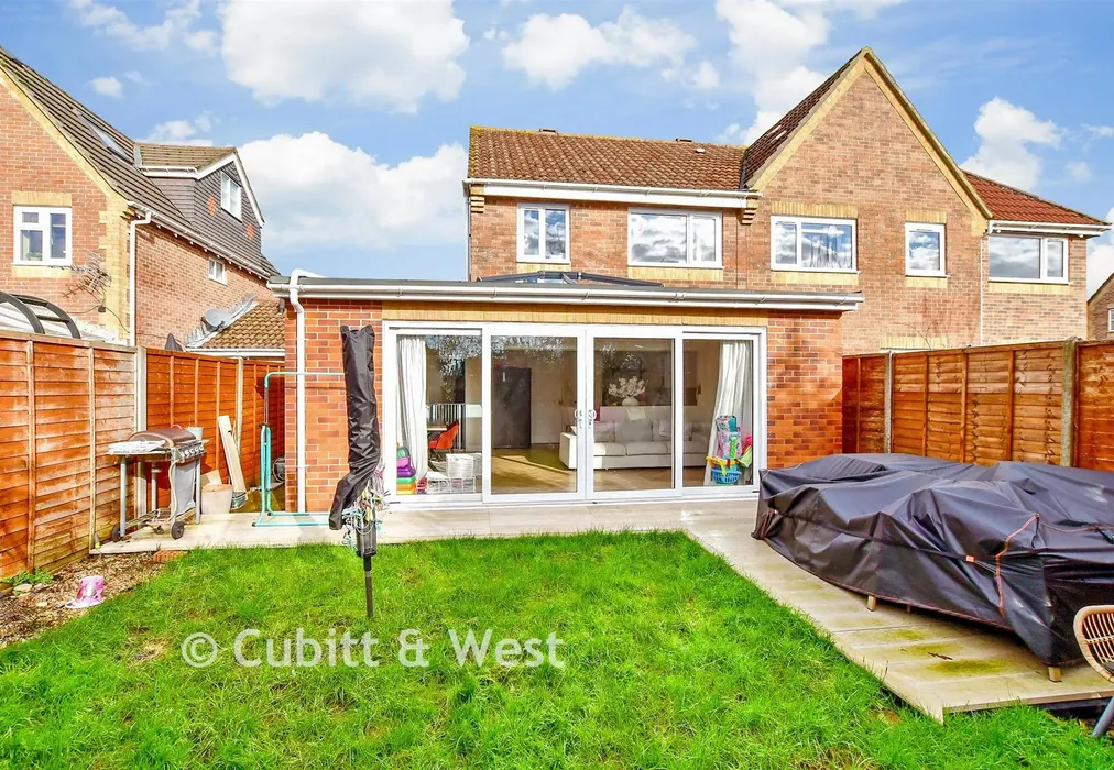 Rear Garden - Camelia Close, Havant, Hampshire - Wards of Kent