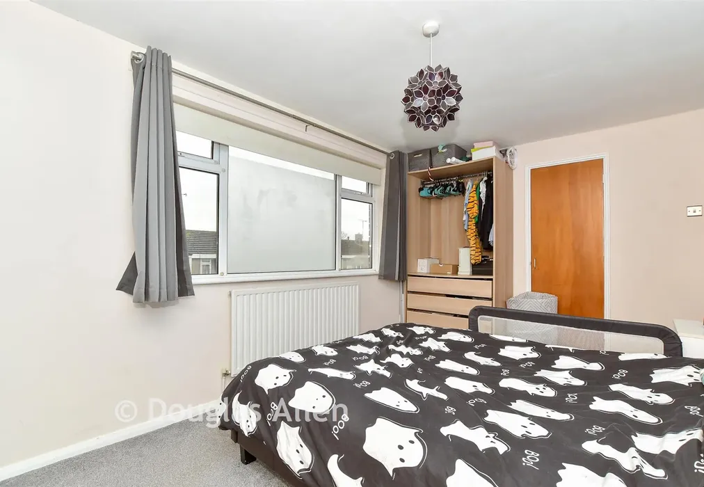 Bedroom 1 - Shepeshall, Basildon, Essex - Wards of Kent