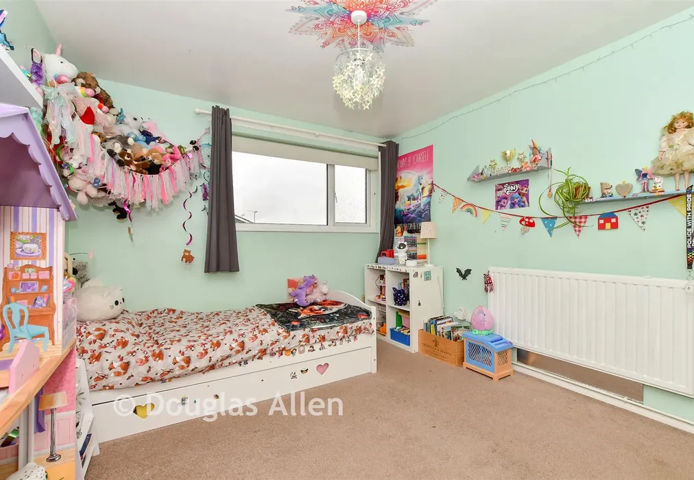 Bedroom 2 - Shepeshall, Basildon, Essex - Wards of Kent