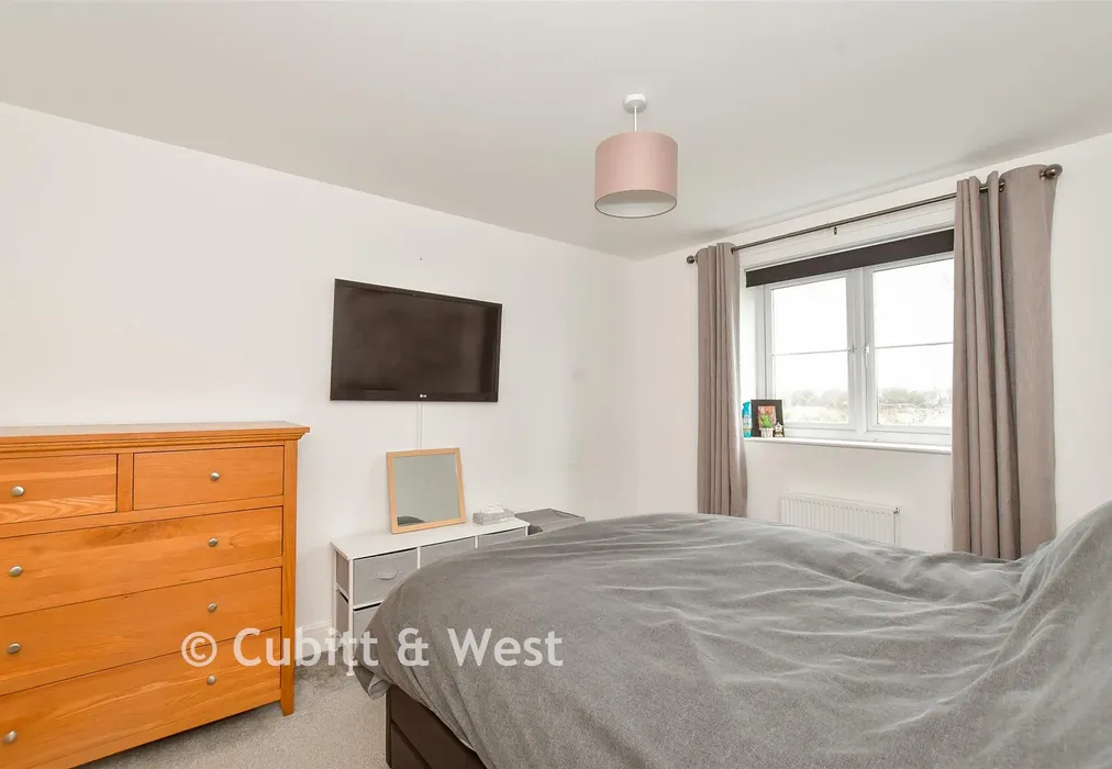 Bedroom 2 - Priors Orchard, Southbourne, Emsworth, West Sussex - Wards of Kent