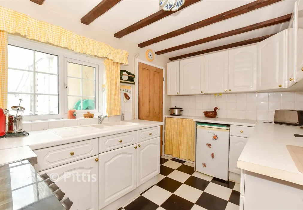 Kitchen - Cross Road, Lake, Sandown, Isle of Wight - Wards of Kent