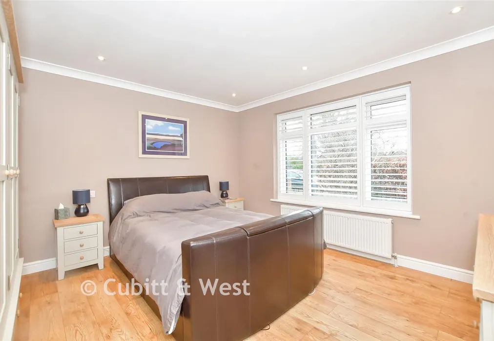 Bedroom 1 - Fairlea Road, Emsworth, Hampshire - Wards of Kent