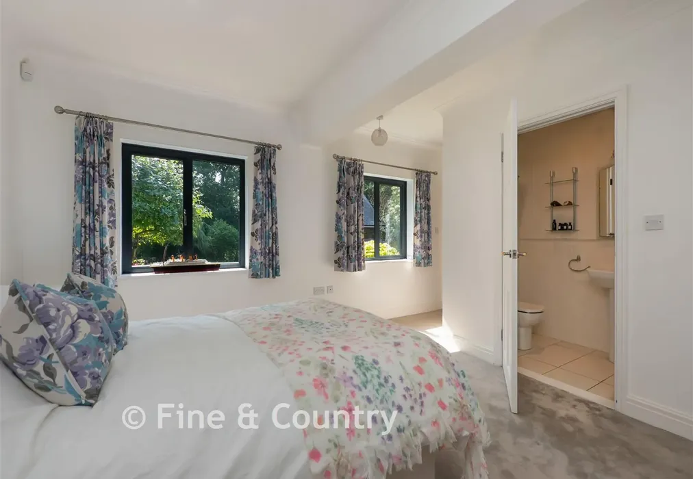 Bedroom - Willow Road, Whitstable, Kent - Wards of Kent